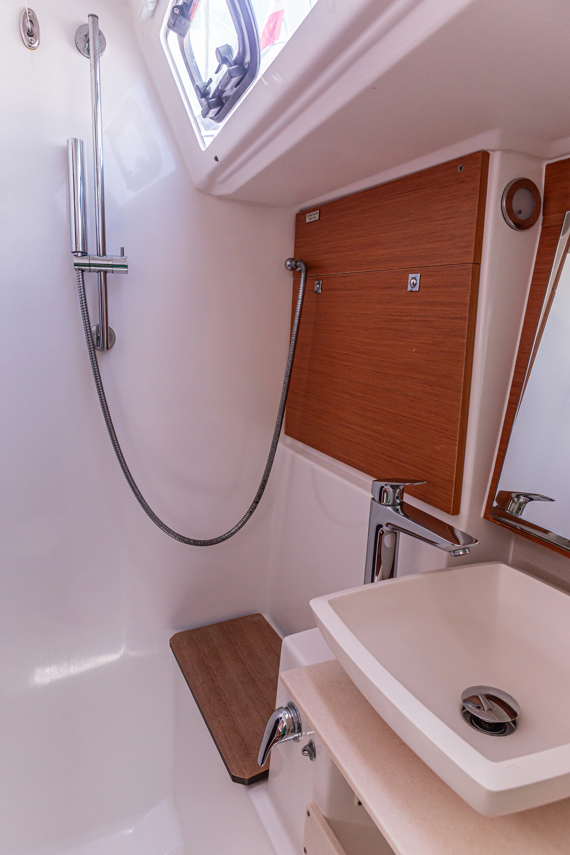 Dufour-430-Si-puo-fare-int-13 DUFOUR 430 Si Può Fare Dufour 430 Si puo fare int 13