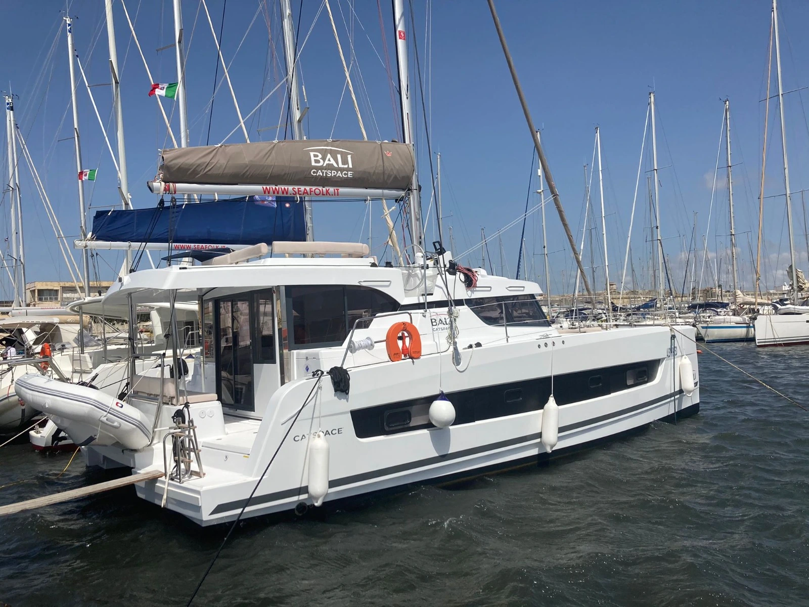 SilviaB-ext-02 BALI CAT SPACE 40 Silvia B SilviaB ext 02