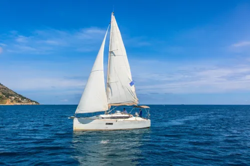 SUN ODYSSEY 519 Mercury Planet Sun Odyssey 319 Hija del viento ext 02